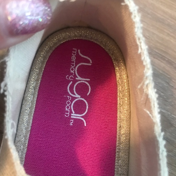 New 6.5 Woman’s slip on sugar shoes - Picture 5 of 6